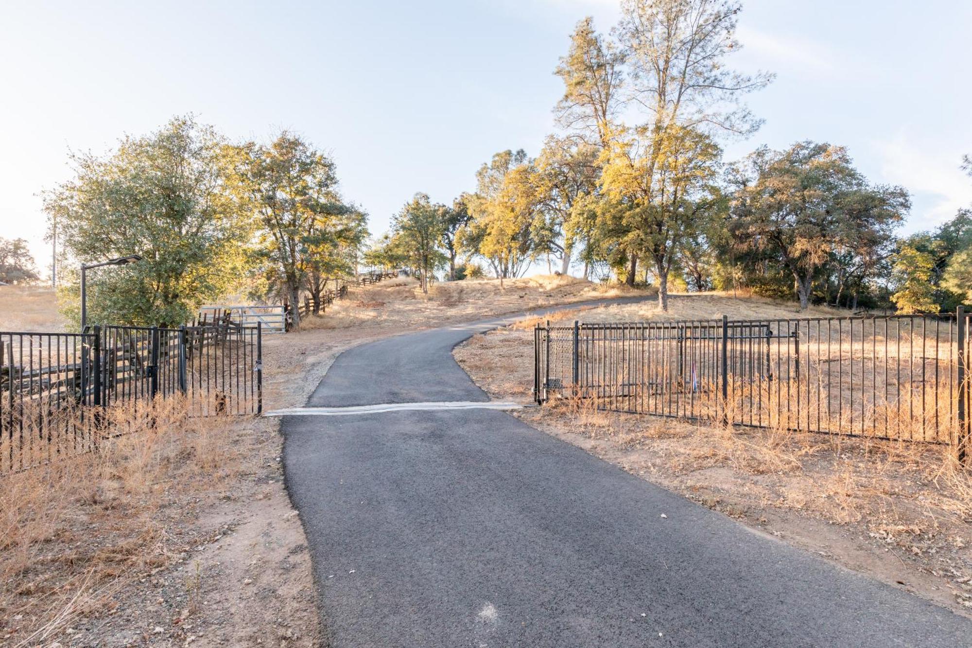 Rolling Oaks Ranch - 200 Acres Of Lakeside Beauty & Countryside Serenity Mariposa Exteriér fotografie